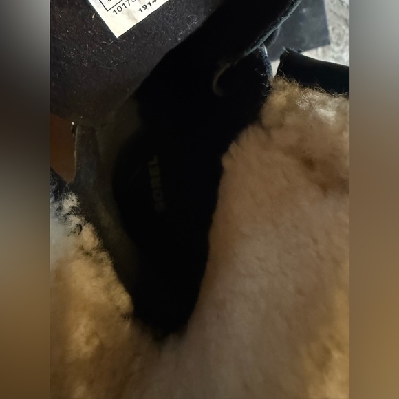 Sorel boots - Picture 8 of 9